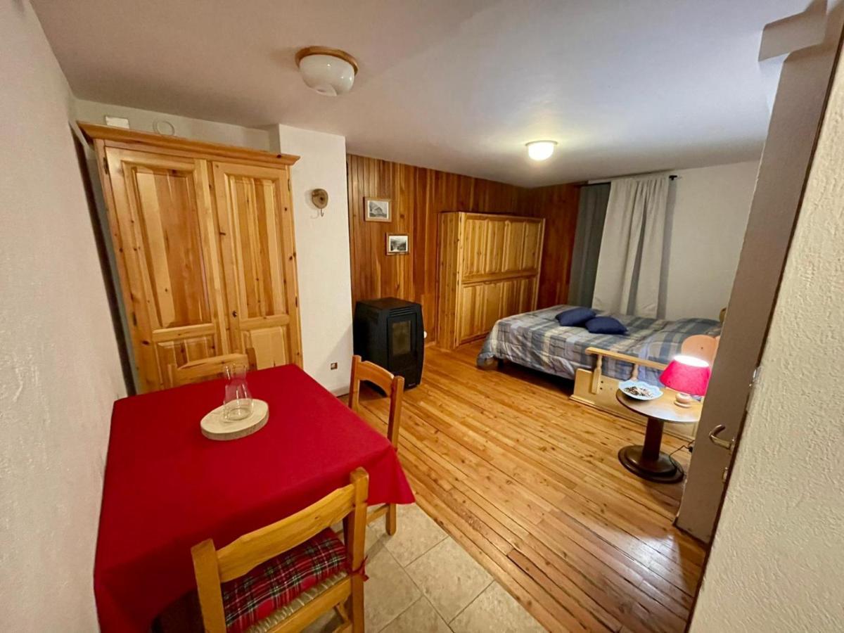 Bouque Georgeoline Apartment เรห์มส์-นอเตรอ-ดาเม ภายนอก รูปภาพ
