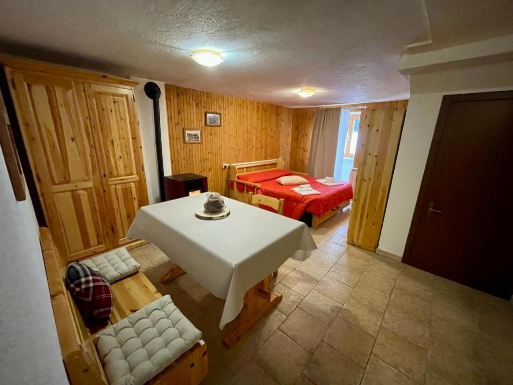 Bouque Georgeoline Apartment เรห์มส์-นอเตรอ-ดาเม ภายนอก รูปภาพ