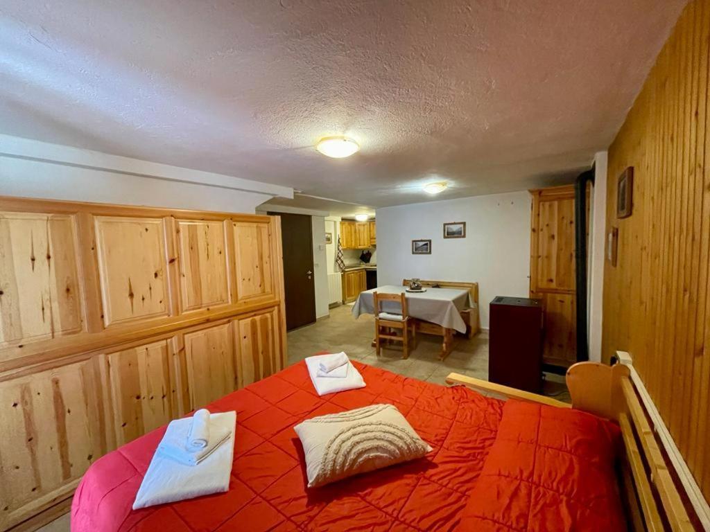 Bouque Georgeoline Apartment เรห์มส์-นอเตรอ-ดาเม ภายนอก รูปภาพ
